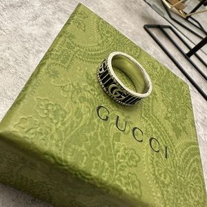 silver gucci ring